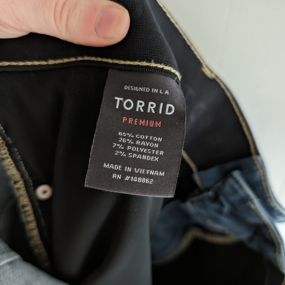 Torrid Bombshell Destructed Skinny Jeans - Picture 9 of 9